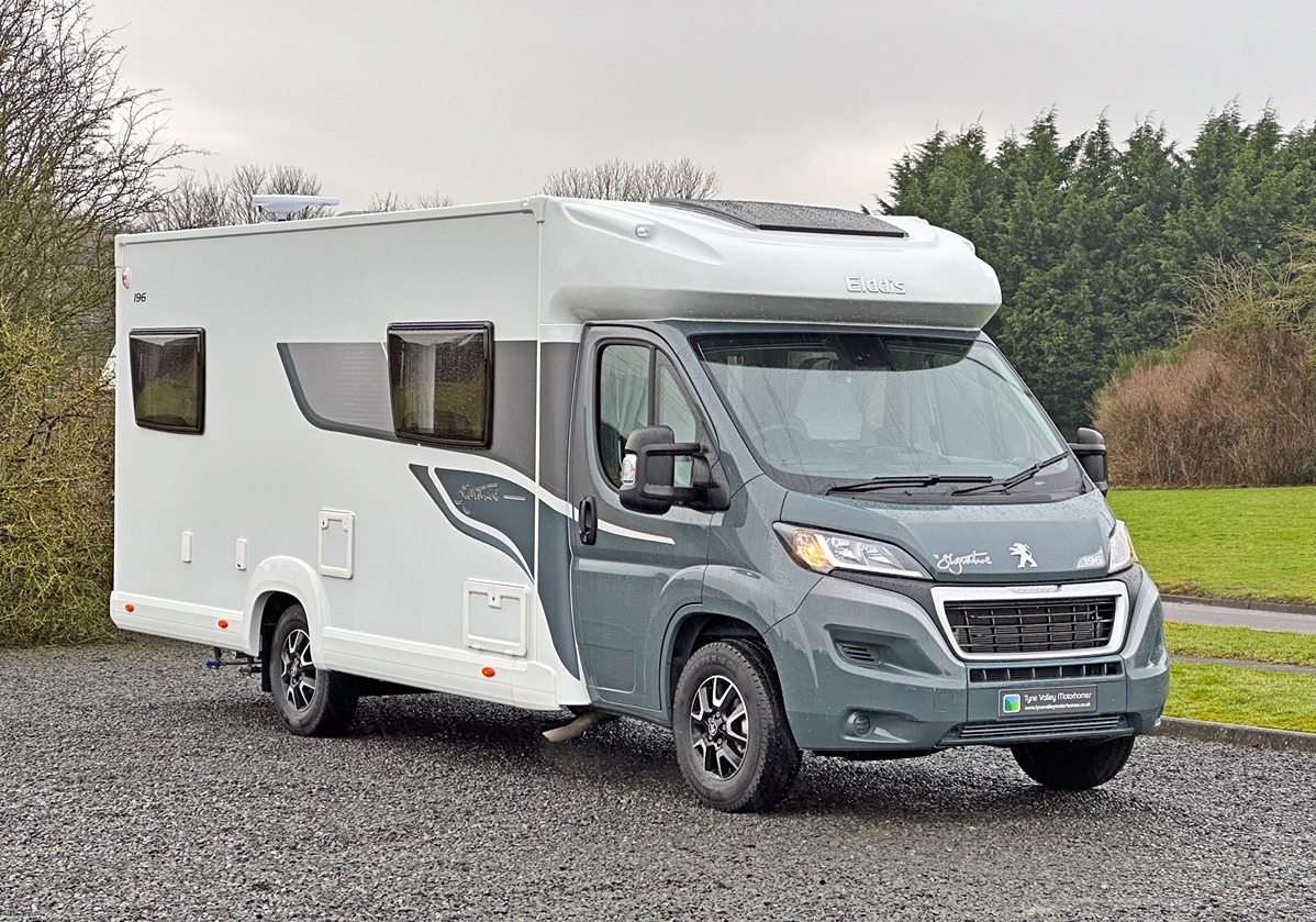 Elddis Signature 196