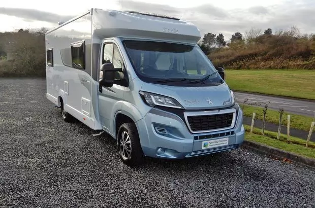 Elddis Signature 196